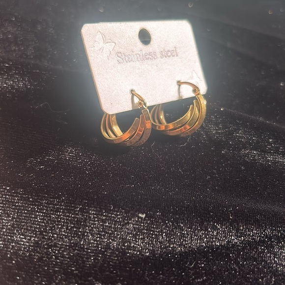 Stainless Steel Three-Ring Hoop Earrings for Women Gold Plated Circle Earring - Picture 3 of 8